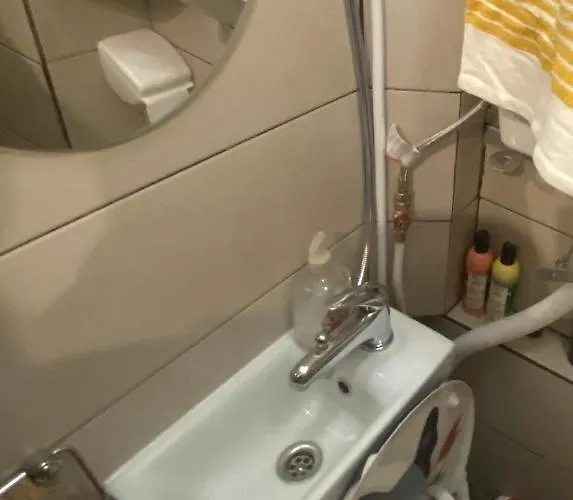 Colorfull Experience In Hause Built 1910 Fast Free Wifi Free Parking *