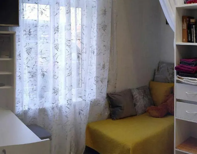 Colorfull Experience In Hause Built 1910 Fast Free Wifi Free Parking Apartment